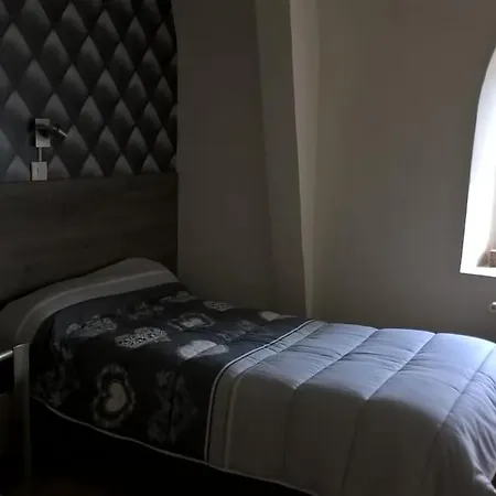 Отель Annapolis 2*